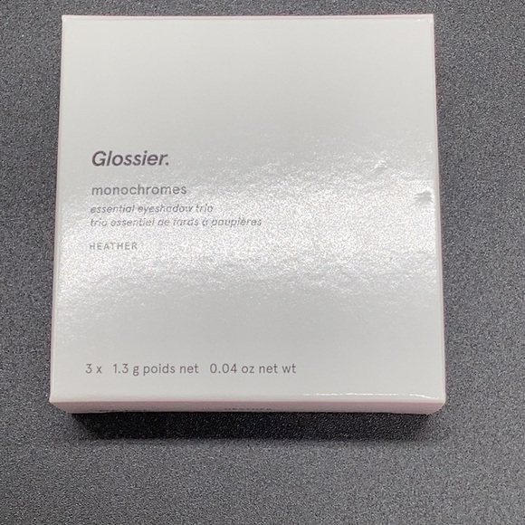 Glossier  Monochromes Eyeshadow Trio - Picture 6 of 7